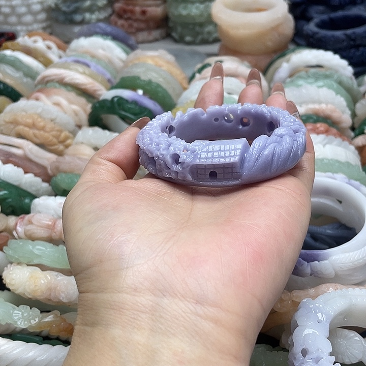 未镶嵌手镯石英岩玉