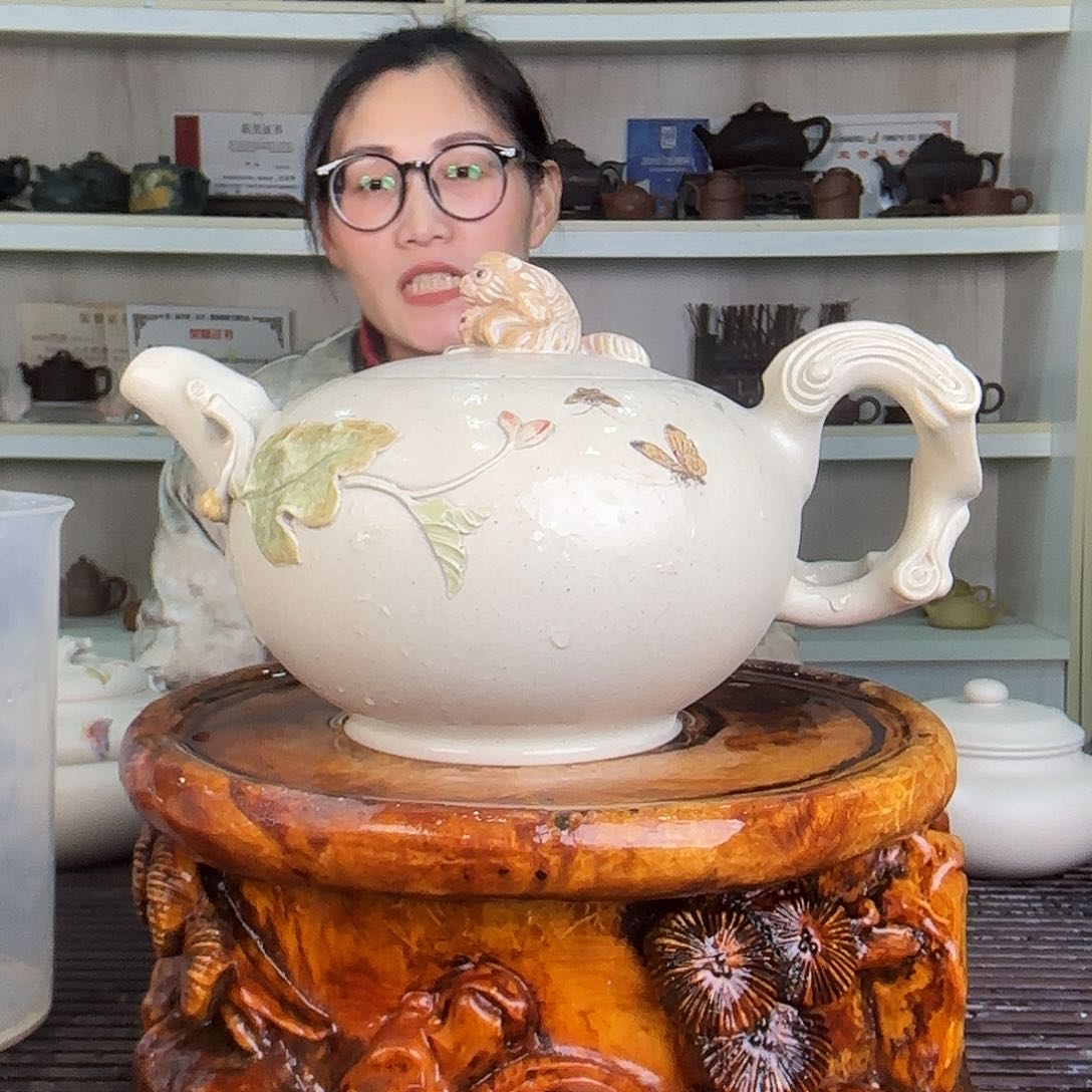 紫砂茶壶何玲老师。750c c