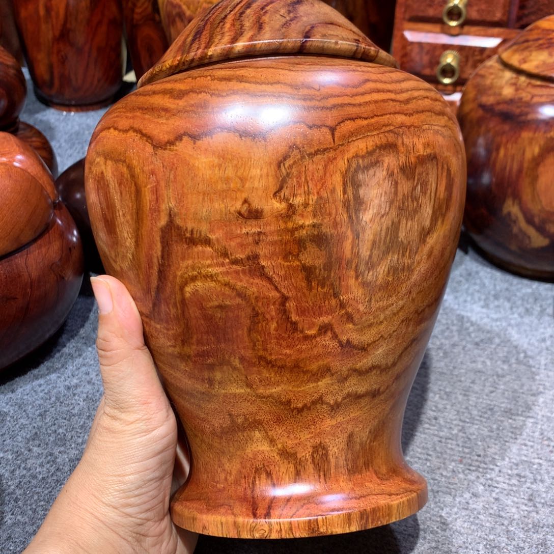 珊***妈木越南黄花梨大将军罐