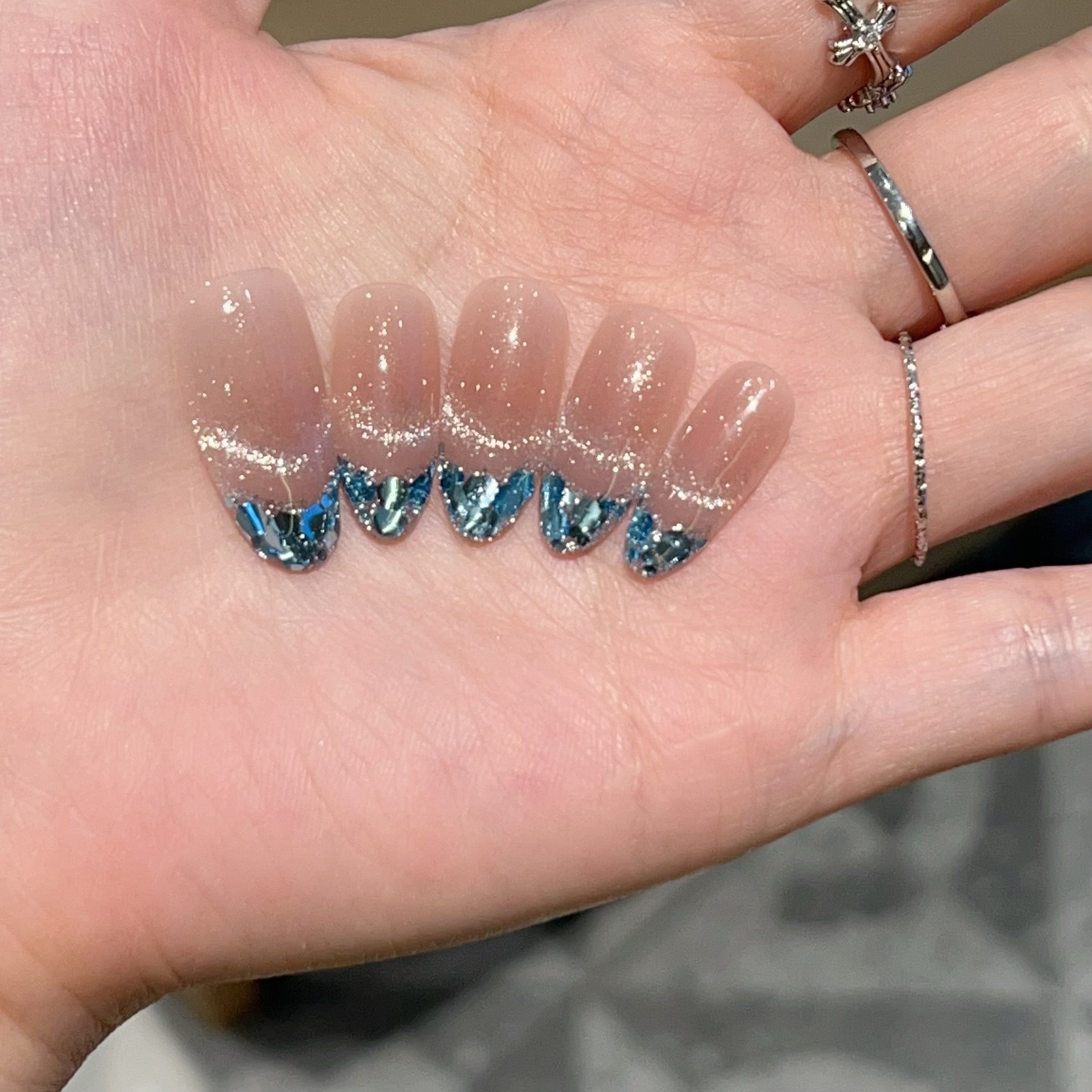 纯手工猫眼穿戴甲蓝眼泪冰透裸色显白法式中长款穿戴美甲贴片251