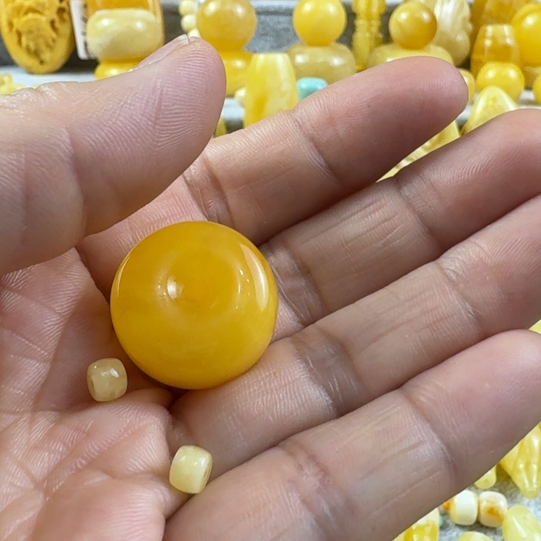 陆***玖蜜蜡未镶嵌裸石33