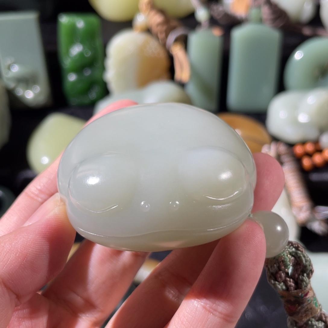 野***某和田玉（糖玉）未镶嵌挂件