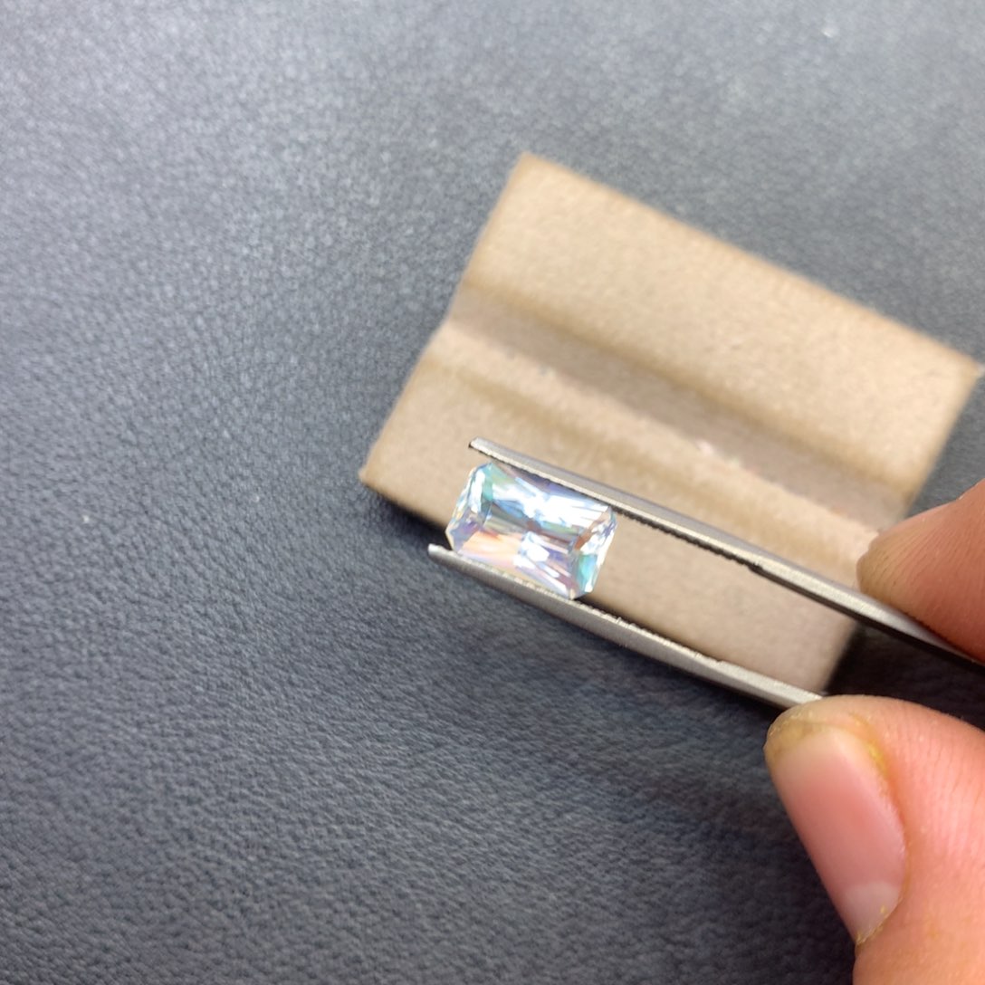 月光石裸石未镶嵌2.41ct全净满彩