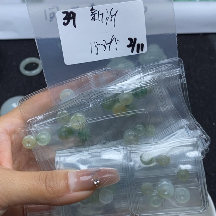 【闪购商品】翡翠颈饰未镶嵌新****婷