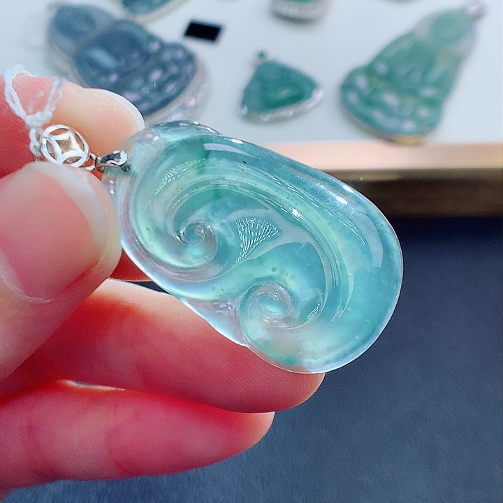 翡翠颈饰未镶嵌翡翠