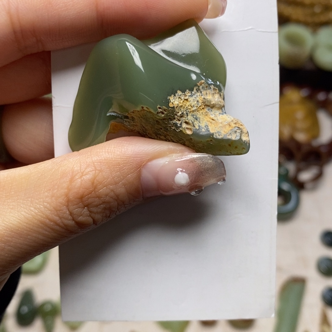 岫岩河磨玉（透闪石质玉）未镶嵌颈饰叔****哥