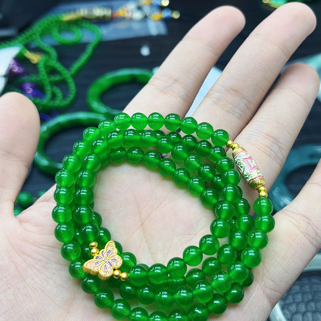 翡翠手镯未镶嵌多样性