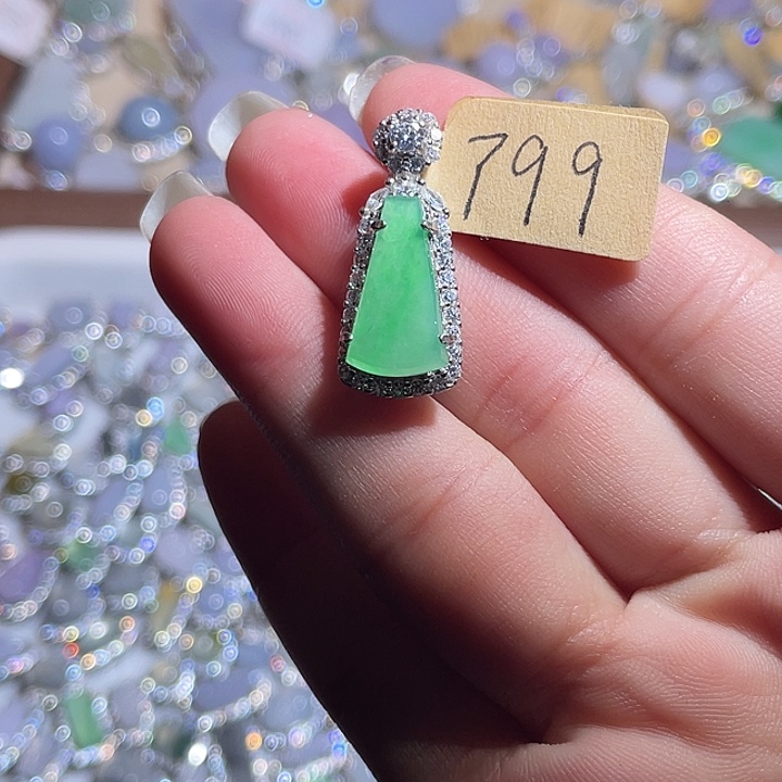 翡翠银S925镶嵌颈饰翡翠