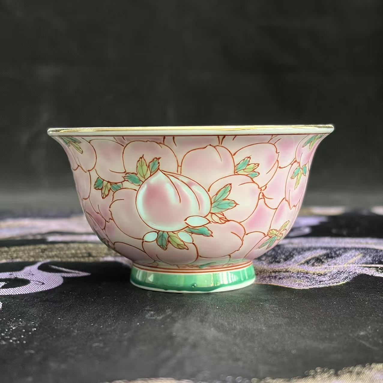 玲珑集 粉彩桃子主人杯 LL470