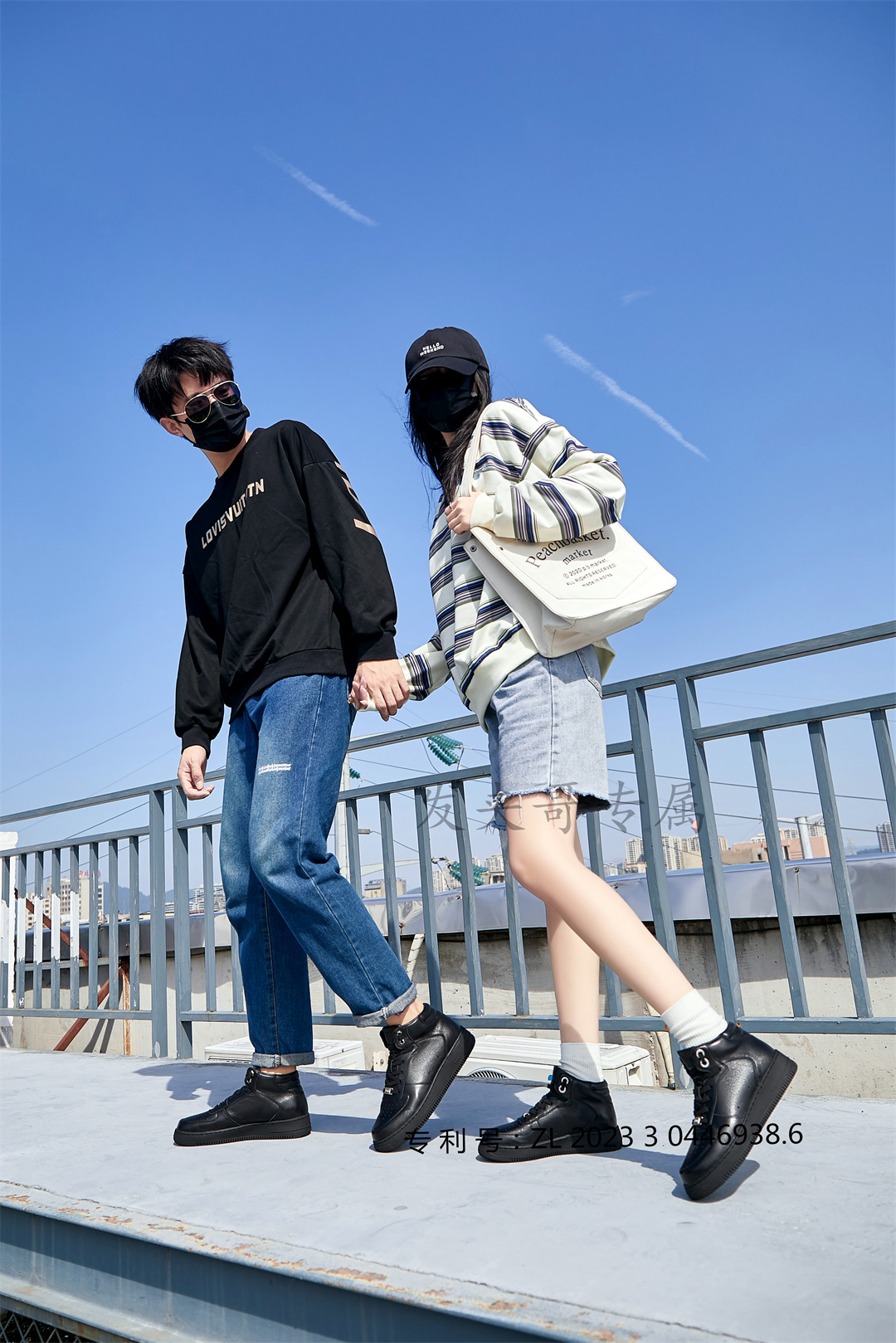 佩吉纳【头层牛皮】【实心底】低帮一脚蹬情侣款透气舒适黑白板鞋7767