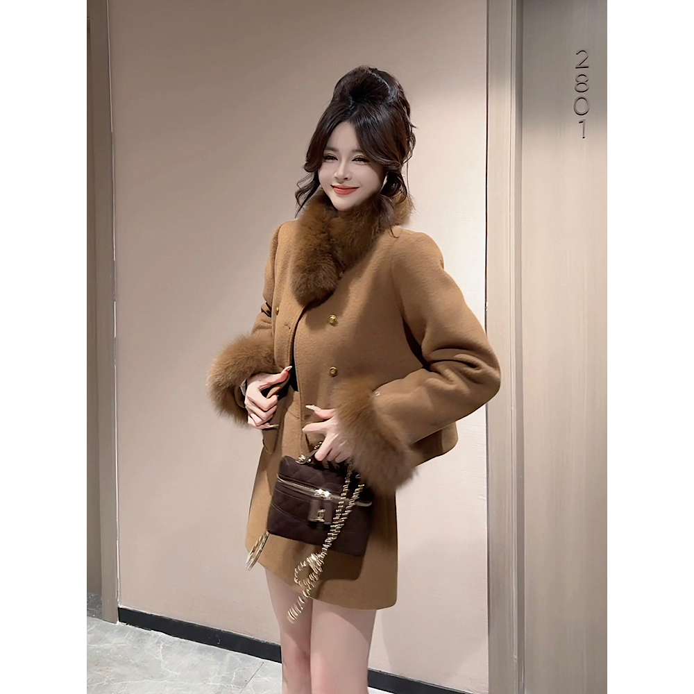 【CCDZ】秋冬新款时尚气质名媛范狐狸毛领可拆卸羽绒两件套套装女