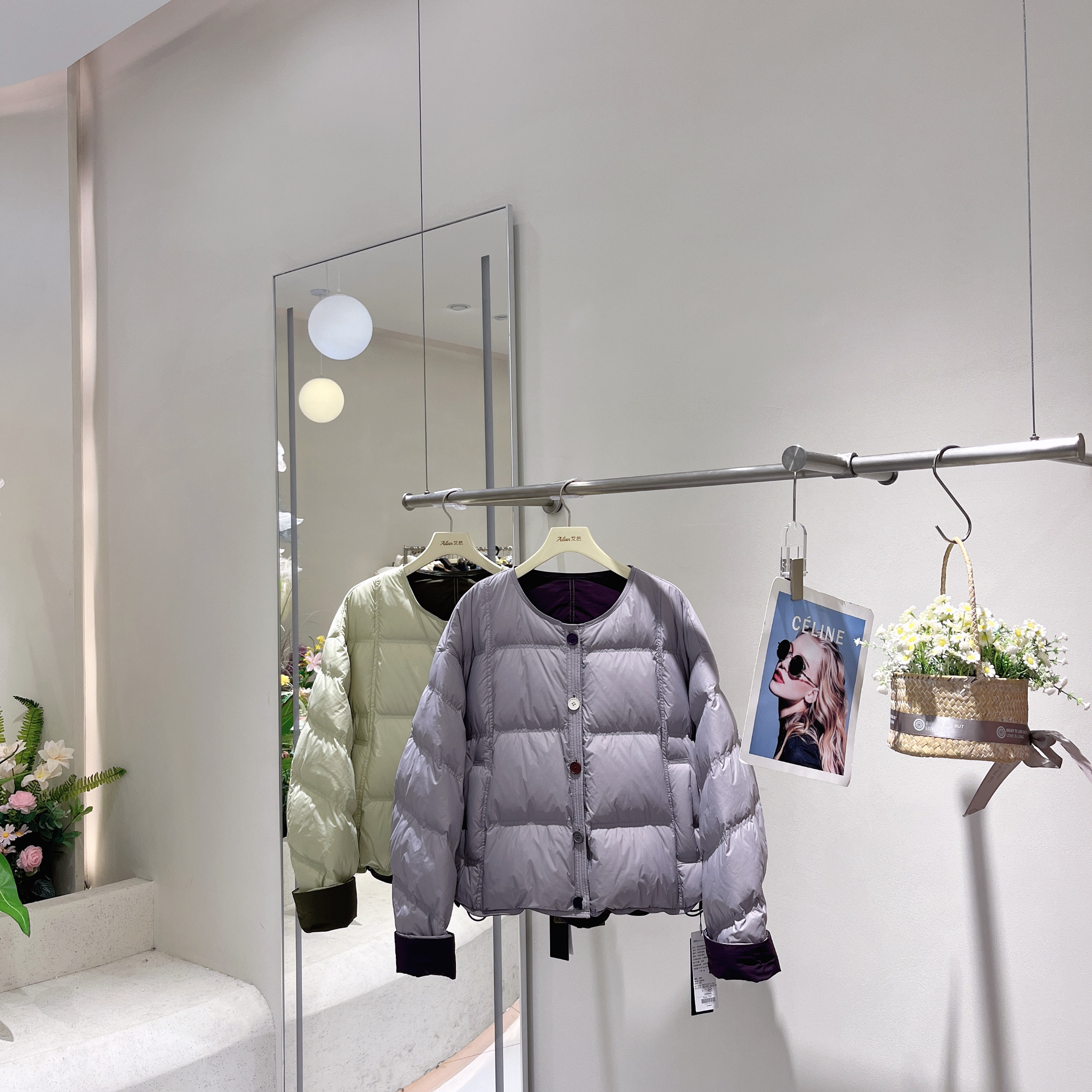 艾然冬季新款上新彩扣圆领时尚羽绒服5D8045