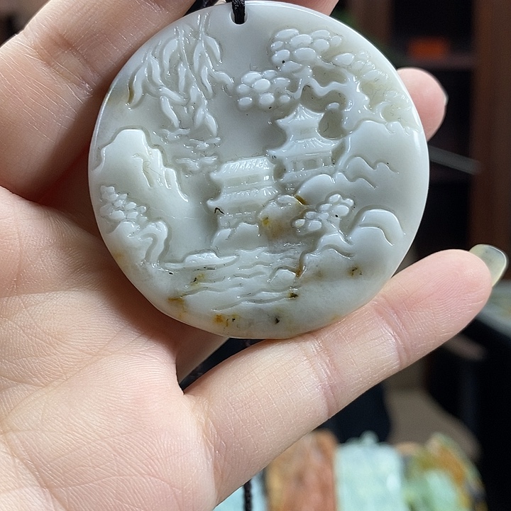 蛇纹石玉未镶嵌颈饰