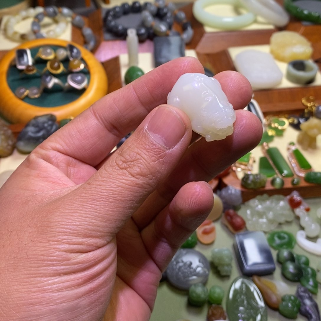 和田玉颈饰未镶嵌