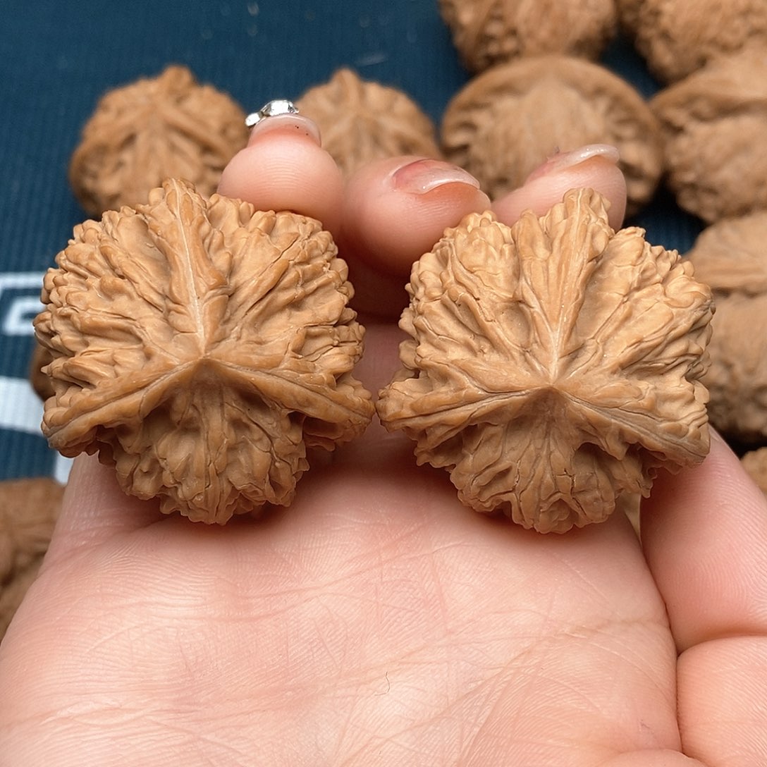文玩核桃吊坠可**茶玉龙