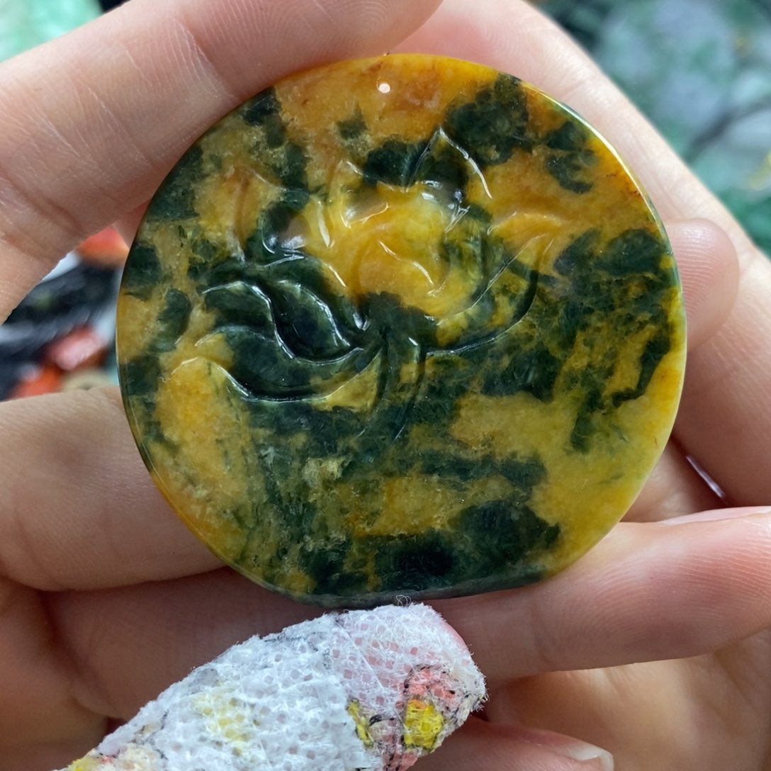 翡翠颈饰未镶嵌吊坠