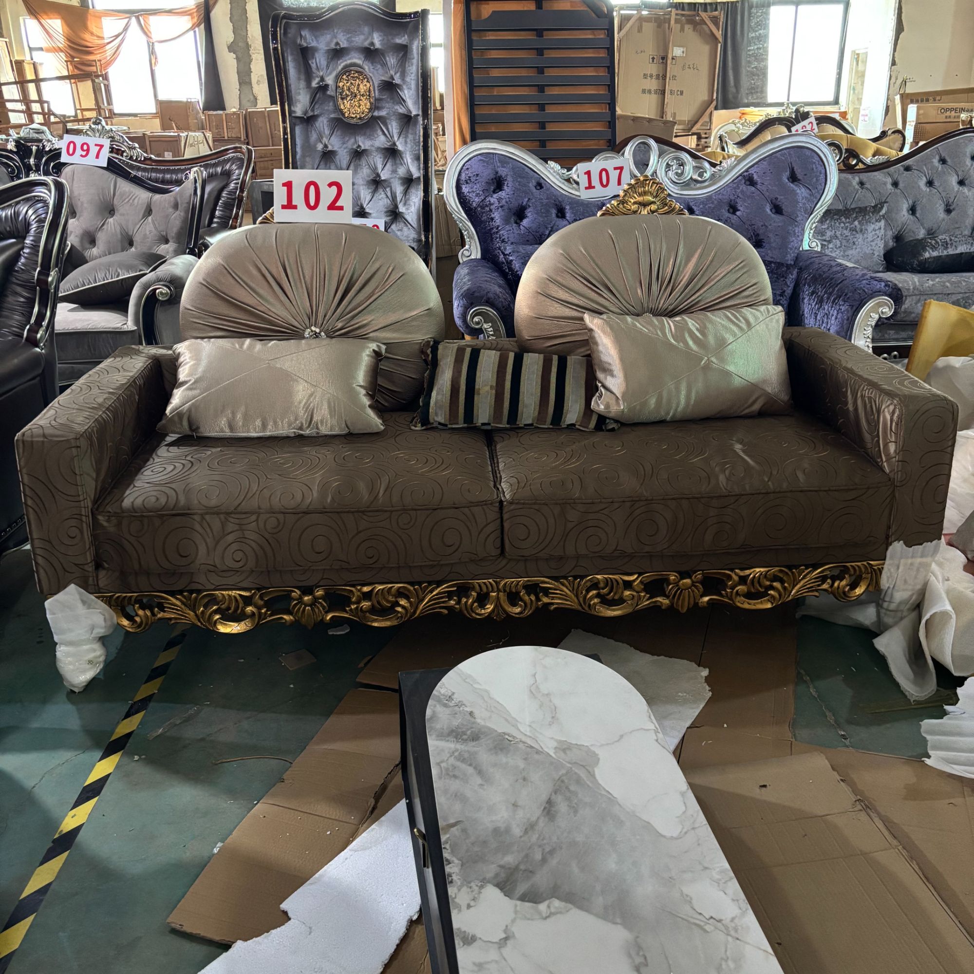 DZ欧式沙发尺寸：2.11*0.85*1.13