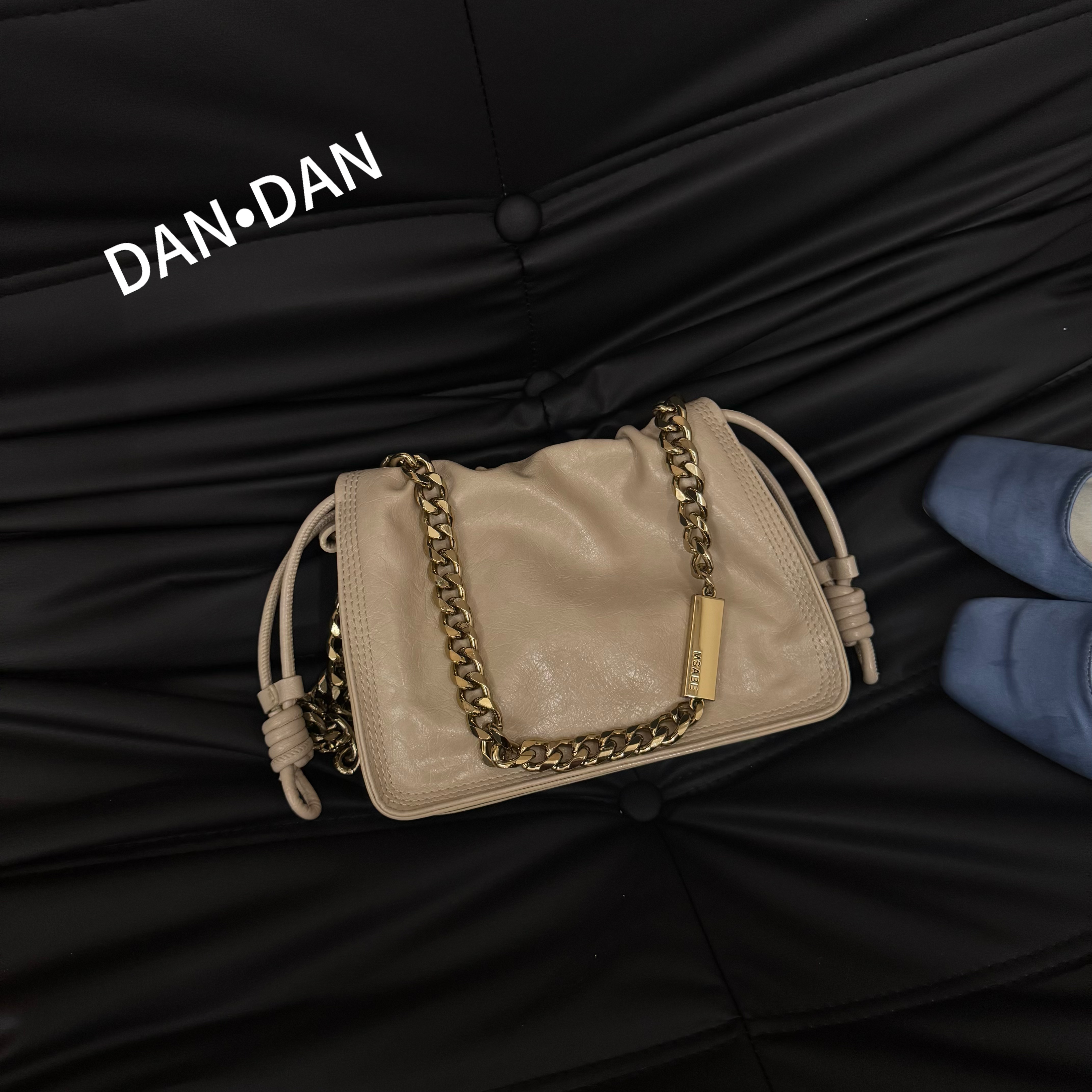 Dan·Dan（云朵包）百搭真皮女包D808-8867。