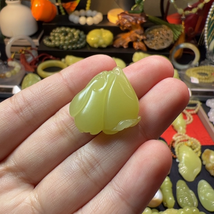 和田玉（黄玉）未镶嵌颈饰