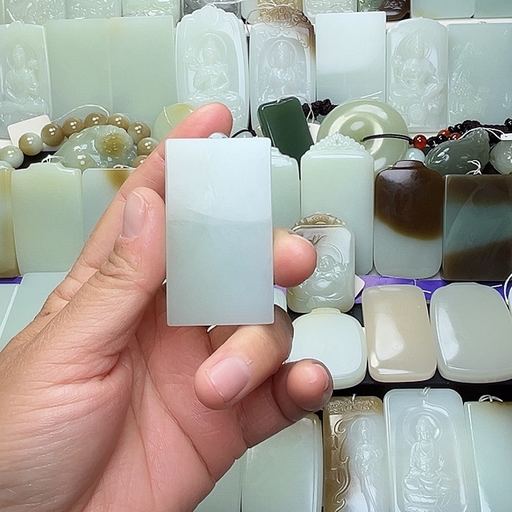 颈饰未镶嵌和田玉