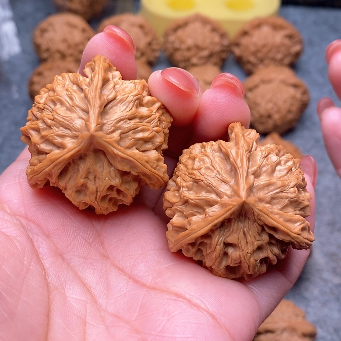 文玩核桃把件精品天花板盘山三棱42全品