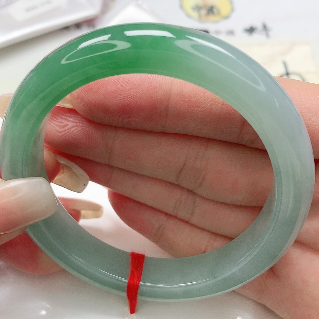 【闪购商品】翡翠手镯未镶嵌象缅甸天然A货翡翠