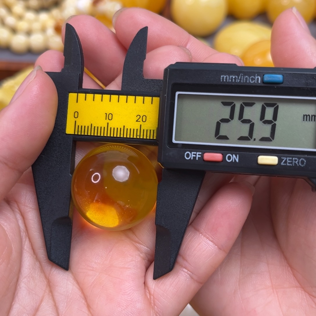 琥珀裸石未镶嵌净水珠