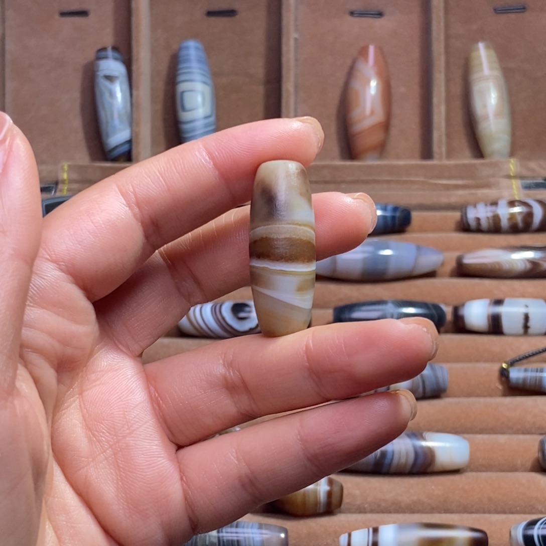 8***士玛瑙/玉髓未镶嵌颈饰