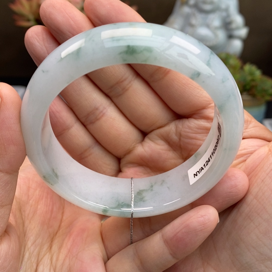 翡翠手镯未镶嵌天然