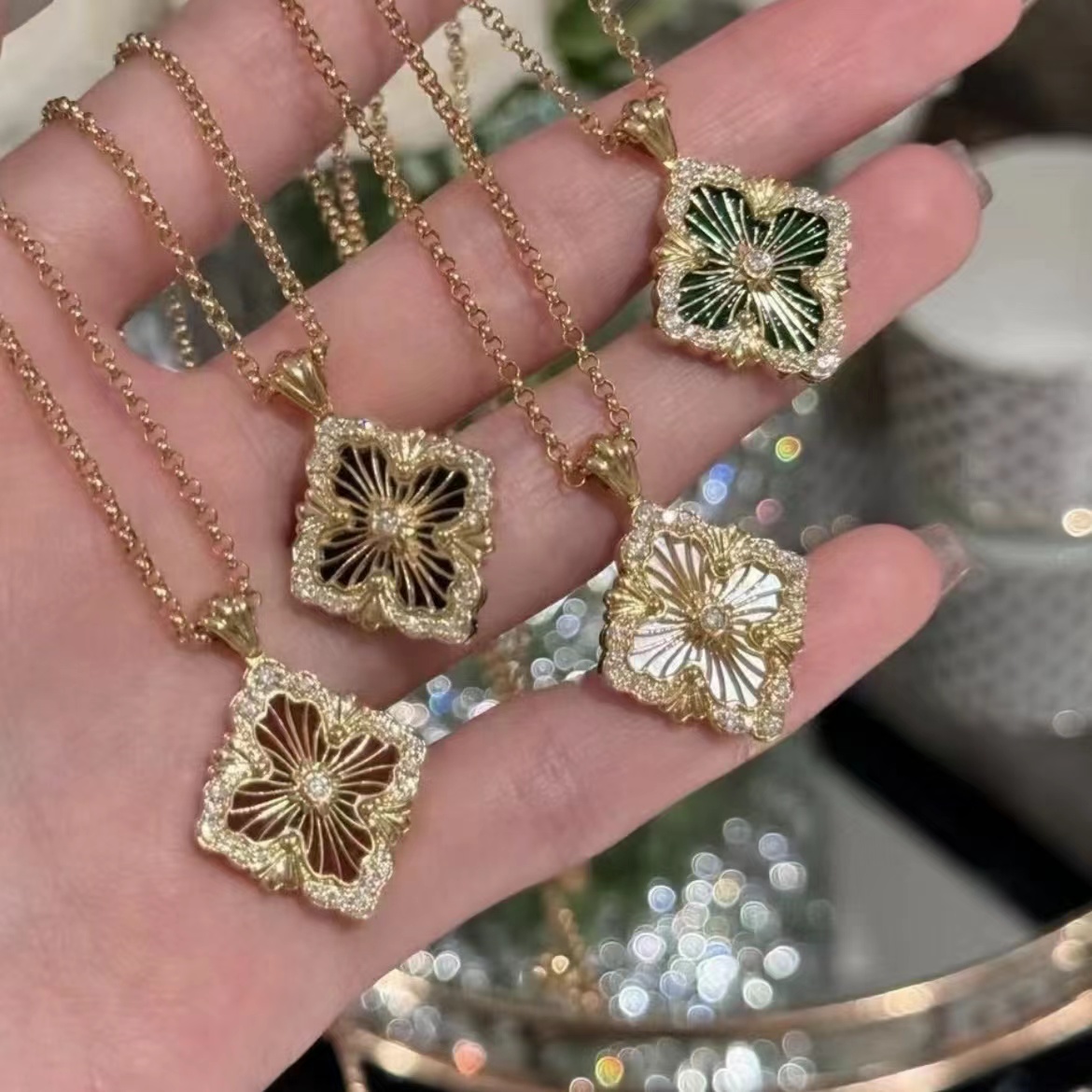 18k金重金版镶嵌天然钻石布布套链，多样性发其一GHJ