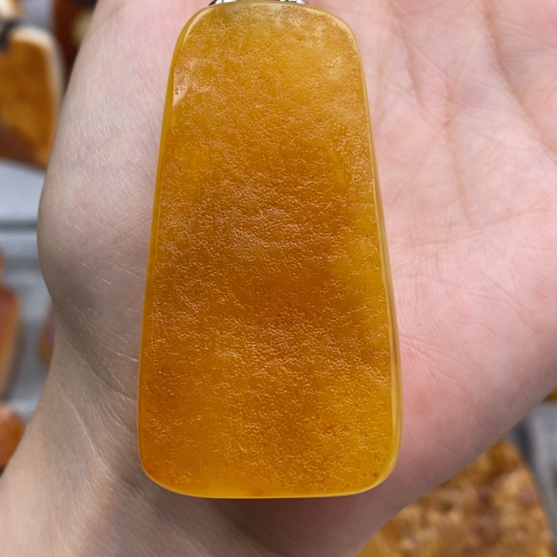 琥珀吊坠(赠链)未镶嵌