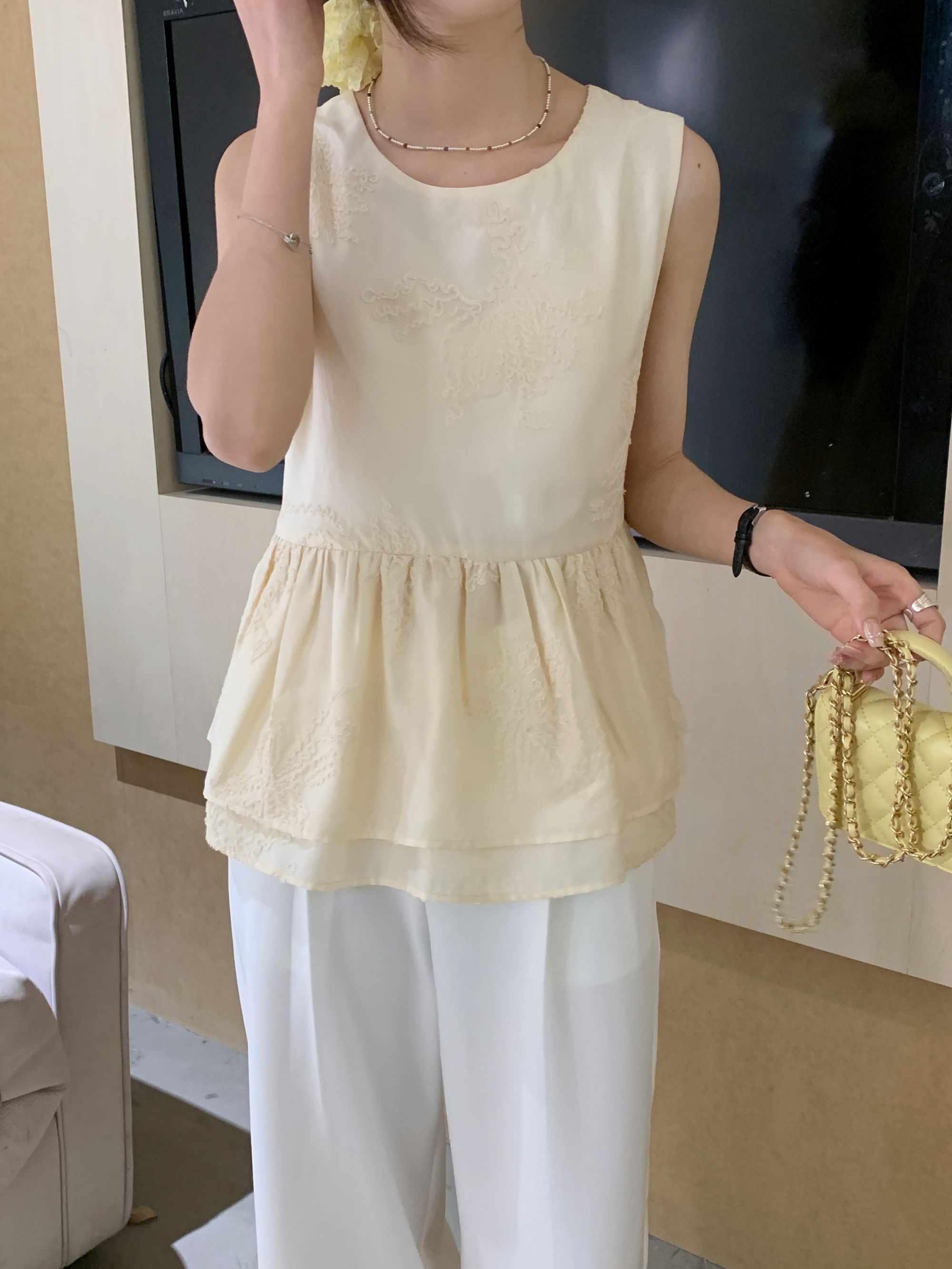 【DUOMI】春季新款百搭时尚韩版小众设计刺绣背心裙上衣Q60927