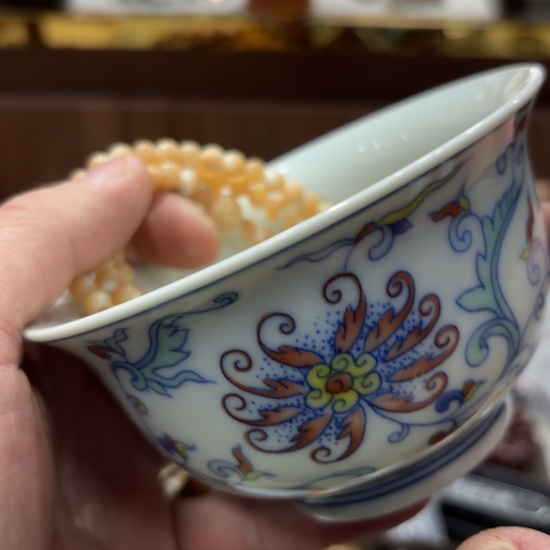 喀***饺瓷片雕刻精美别致