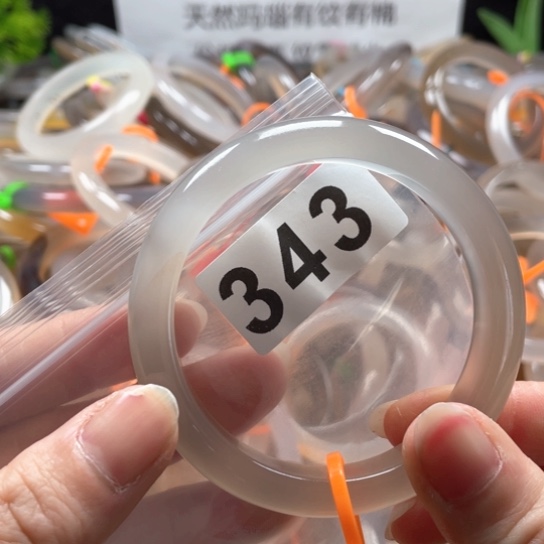 玛瑙/玉髓手镯未镶嵌