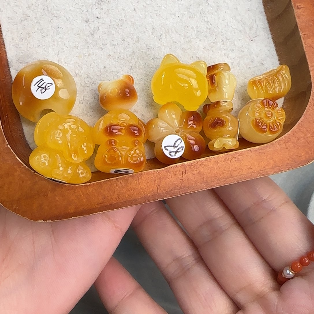 ****丹琥珀未镶嵌珠宝奇石