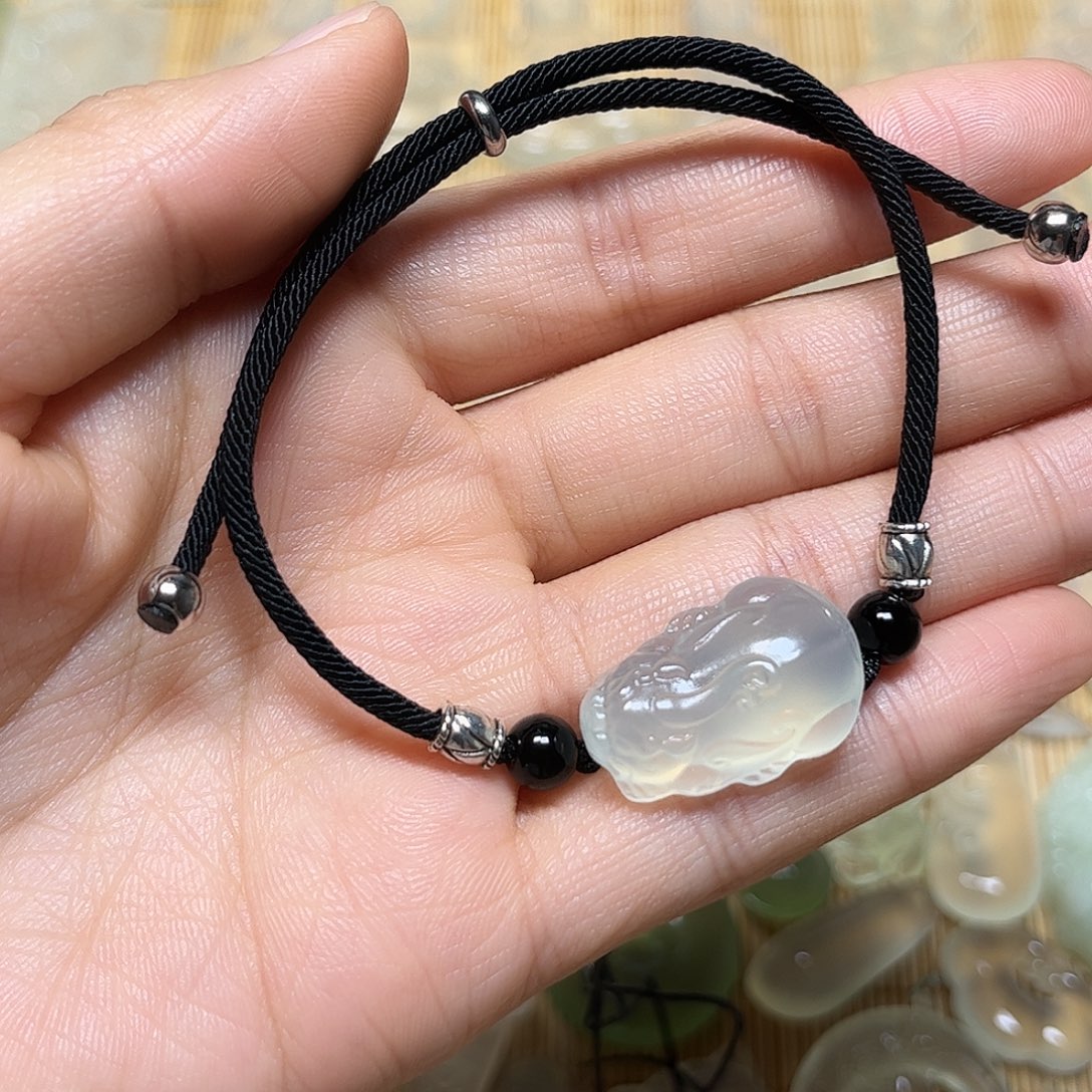 奥***兽蛇纹石玉未镶嵌颈饰