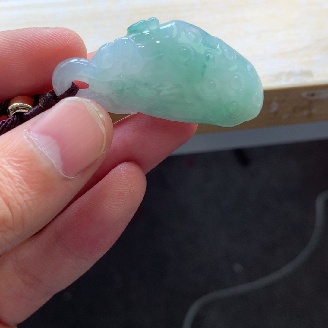 翡翠颈饰未镶嵌吊坠