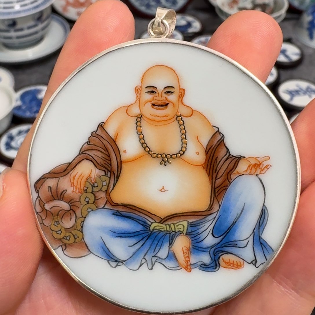 瓷片精**生粉彩弥勒佛挂件一个