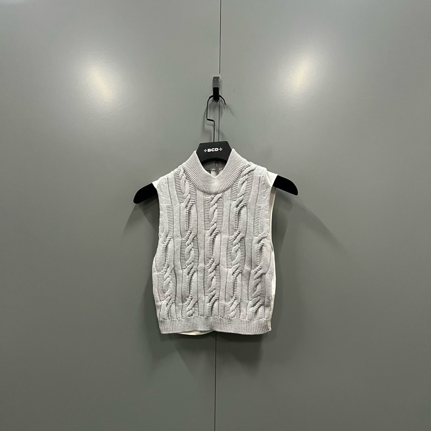 zz34 绞花拼接针织马甲 36码/95新/020563/无领标