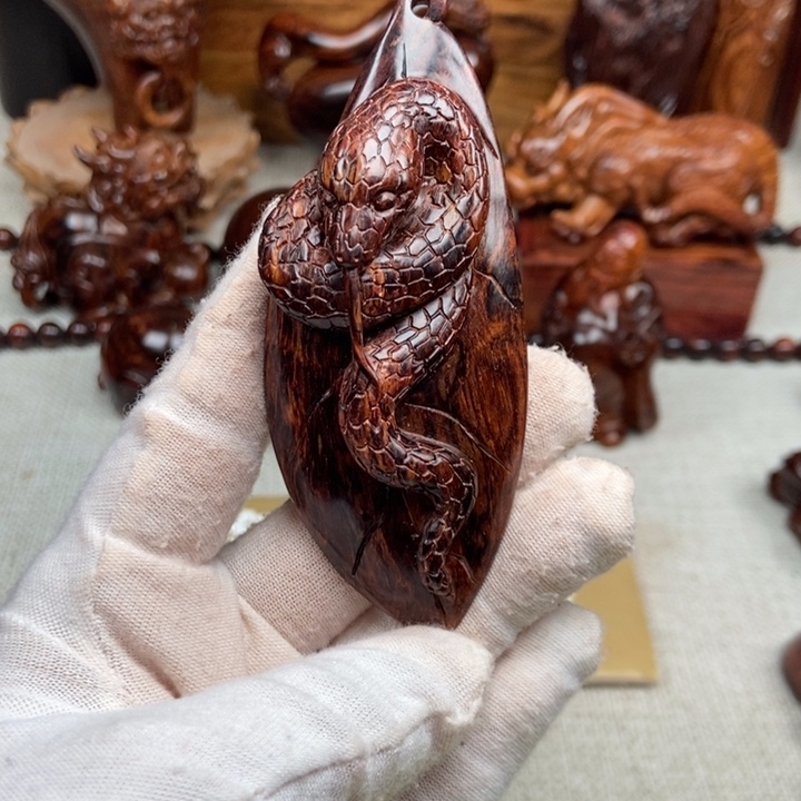 花梨木类端景台蛇