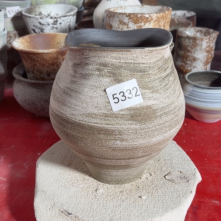 摆件高22，口12，无孔5332