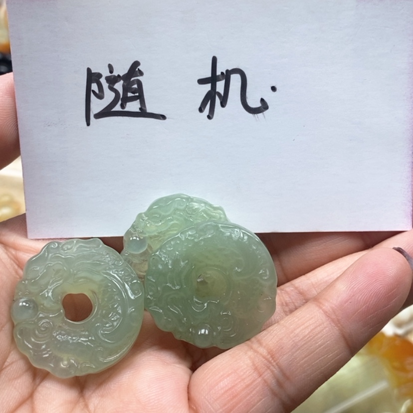 【闪购商品】蛇纹石玉颈饰未镶嵌