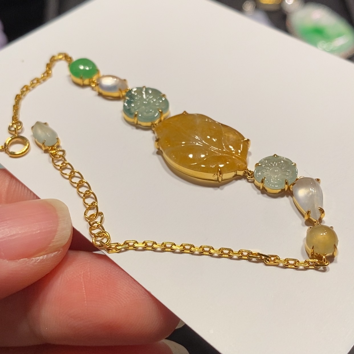 【闪购商品】翡翠颈饰18K金镶嵌手链