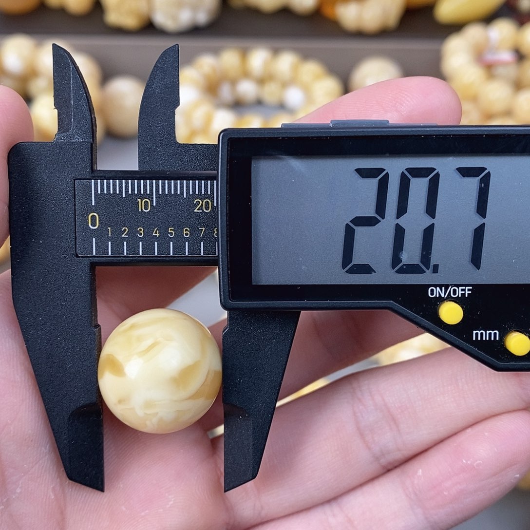 蜜蜡未镶嵌珠宝奇石