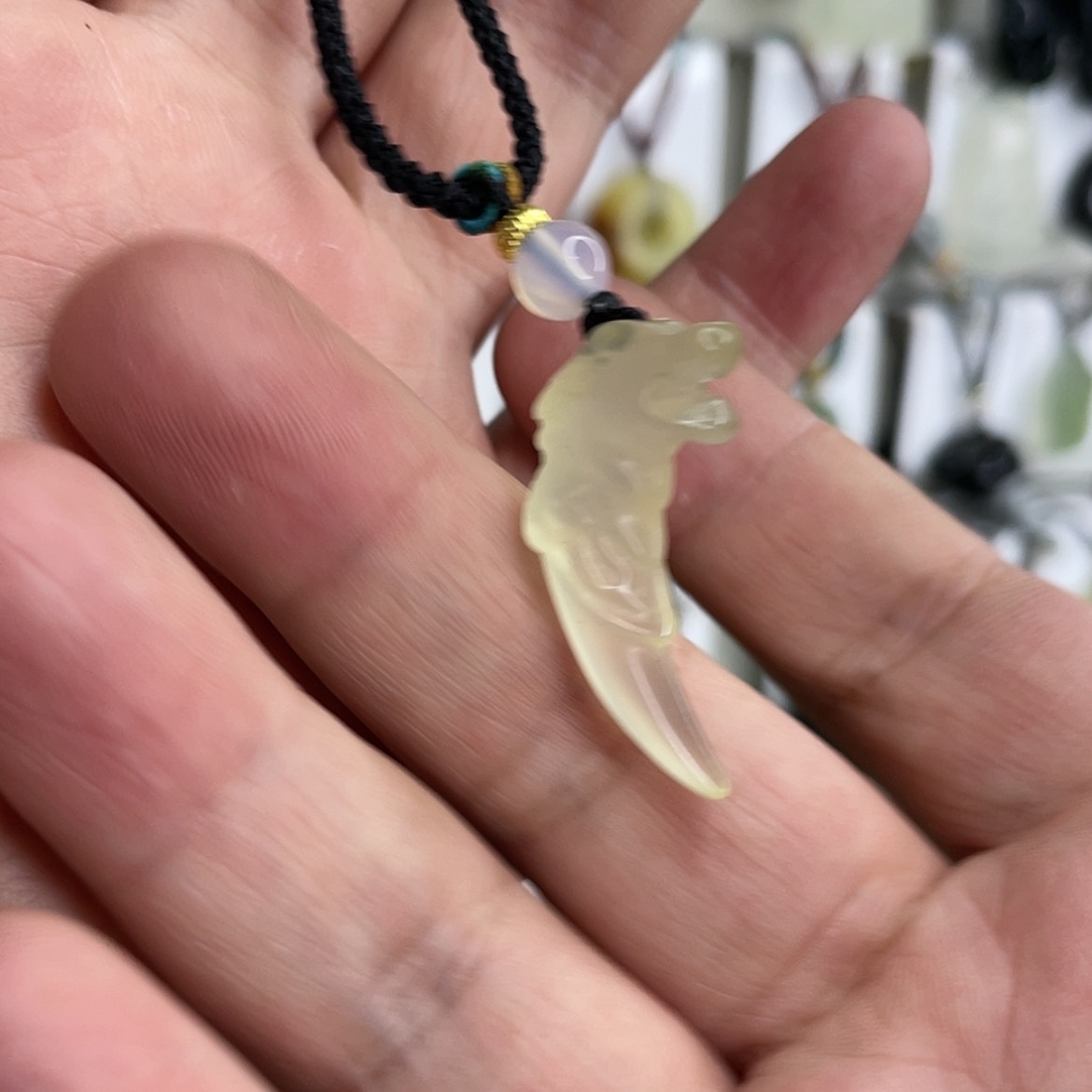 【闪购商品】岫玉颈饰未镶嵌狼牙