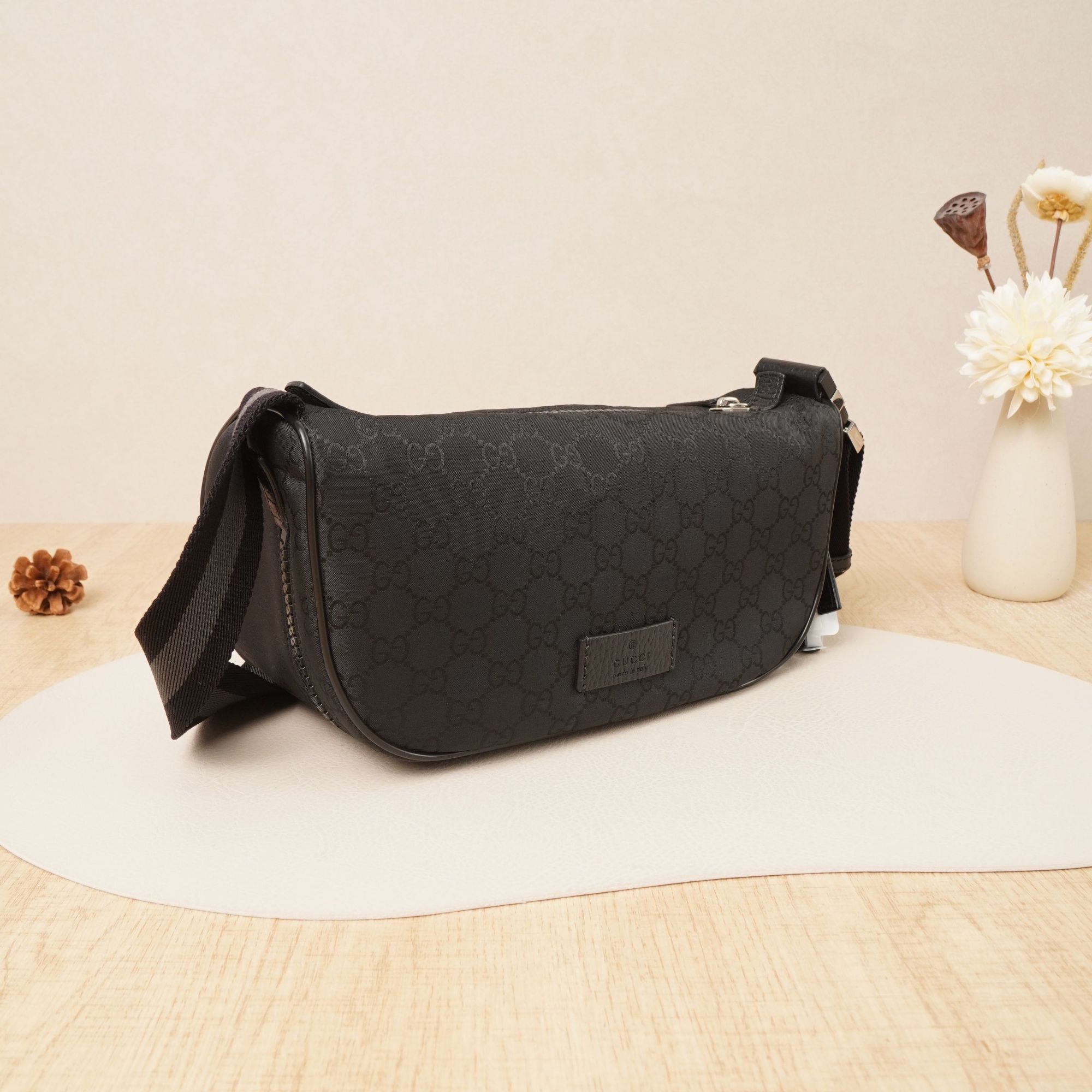 95新 GUCCI/古驰 古驰印花腰包胸包黑色帆布/尘袋/DS025624