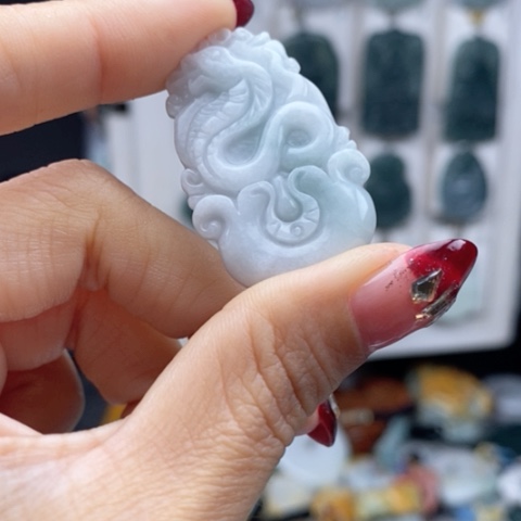 翡翠颈饰未镶嵌翡翠