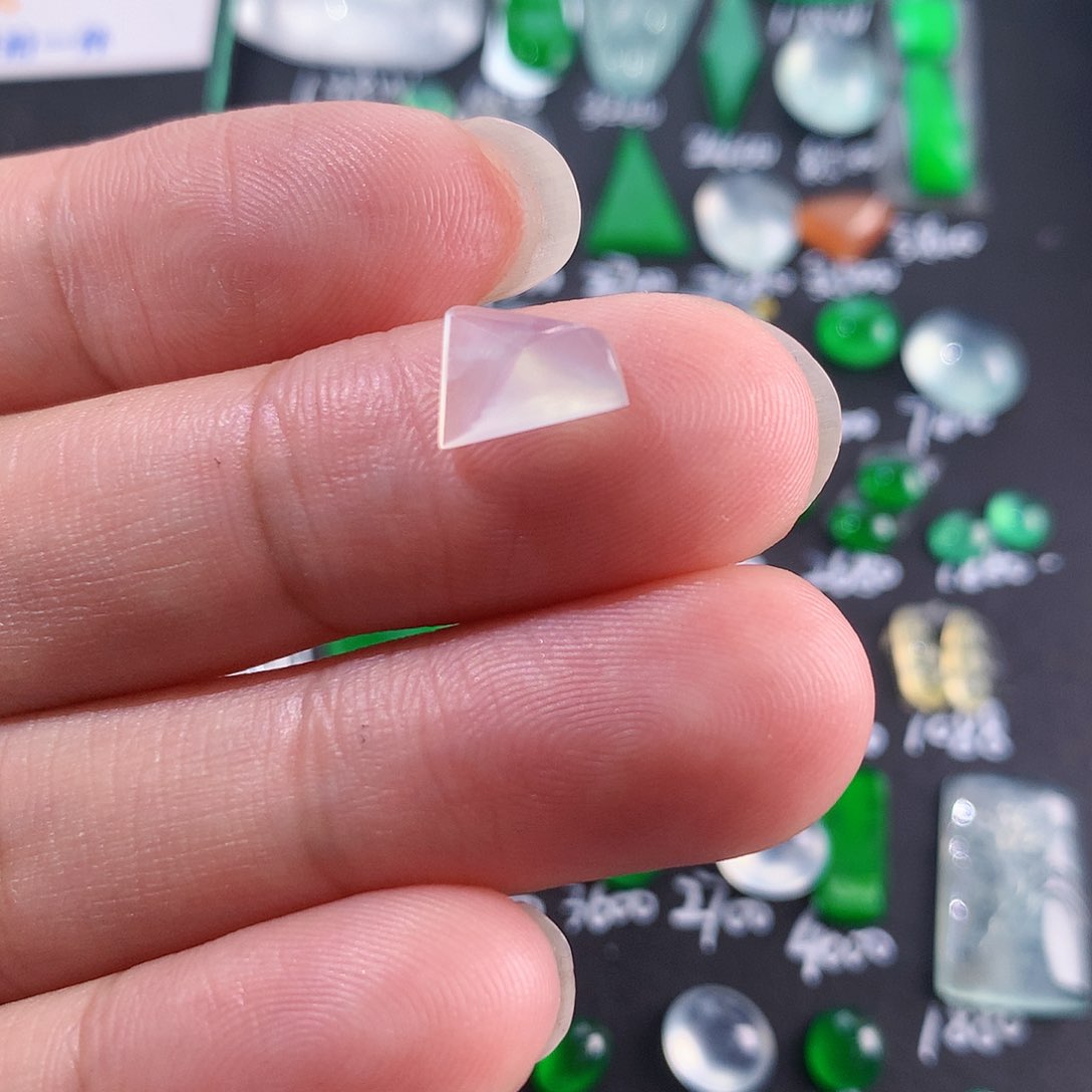 【闪购商品】翡翠颈饰未镶嵌天然翡翠高冰切割