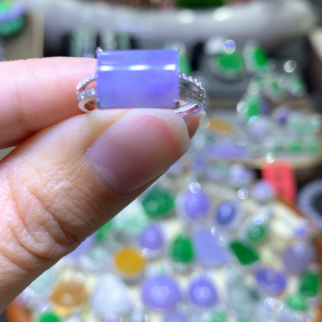 【闪购商品】翡翠颈饰18K金镶嵌翡翠吊坠项链