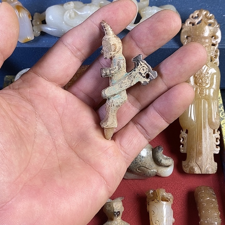 钟***铎和田玉未镶嵌颈饰